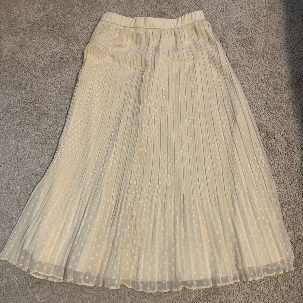 Lulus Ivory pleated Swiss dot midi skirt